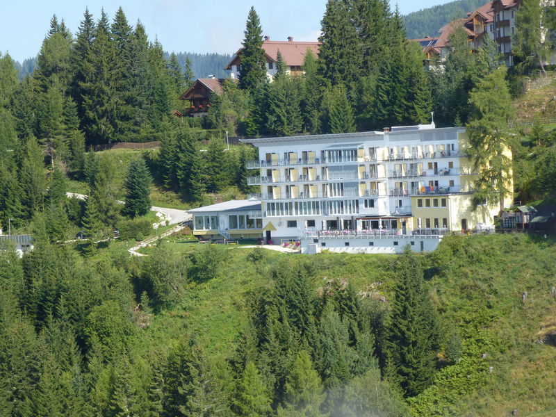 Sonnenhotel Zaubek Treffen Buitenkant foto