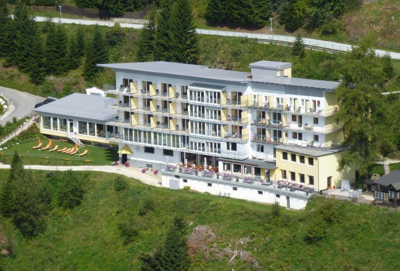 Sonnenhotel Zaubek Treffen Buitenkant foto