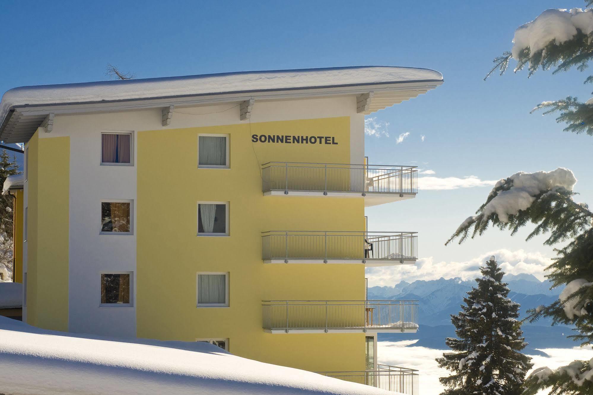 Sonnenhotel Zaubek Treffen Buitenkant foto