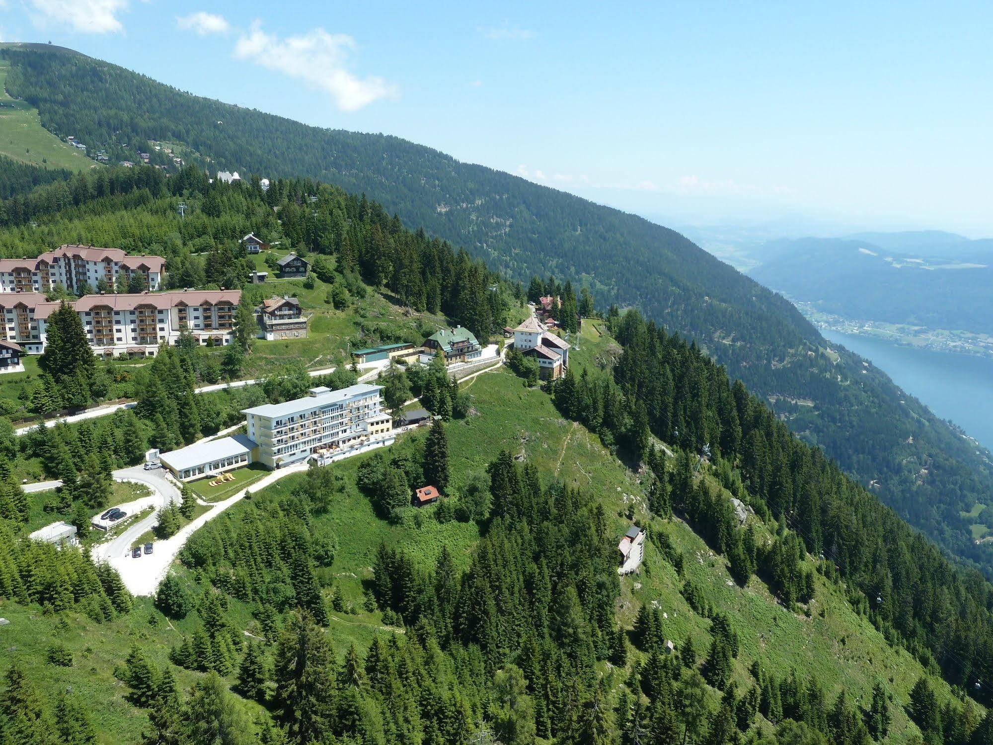 Sonnenhotel Zaubek Treffen Buitenkant foto