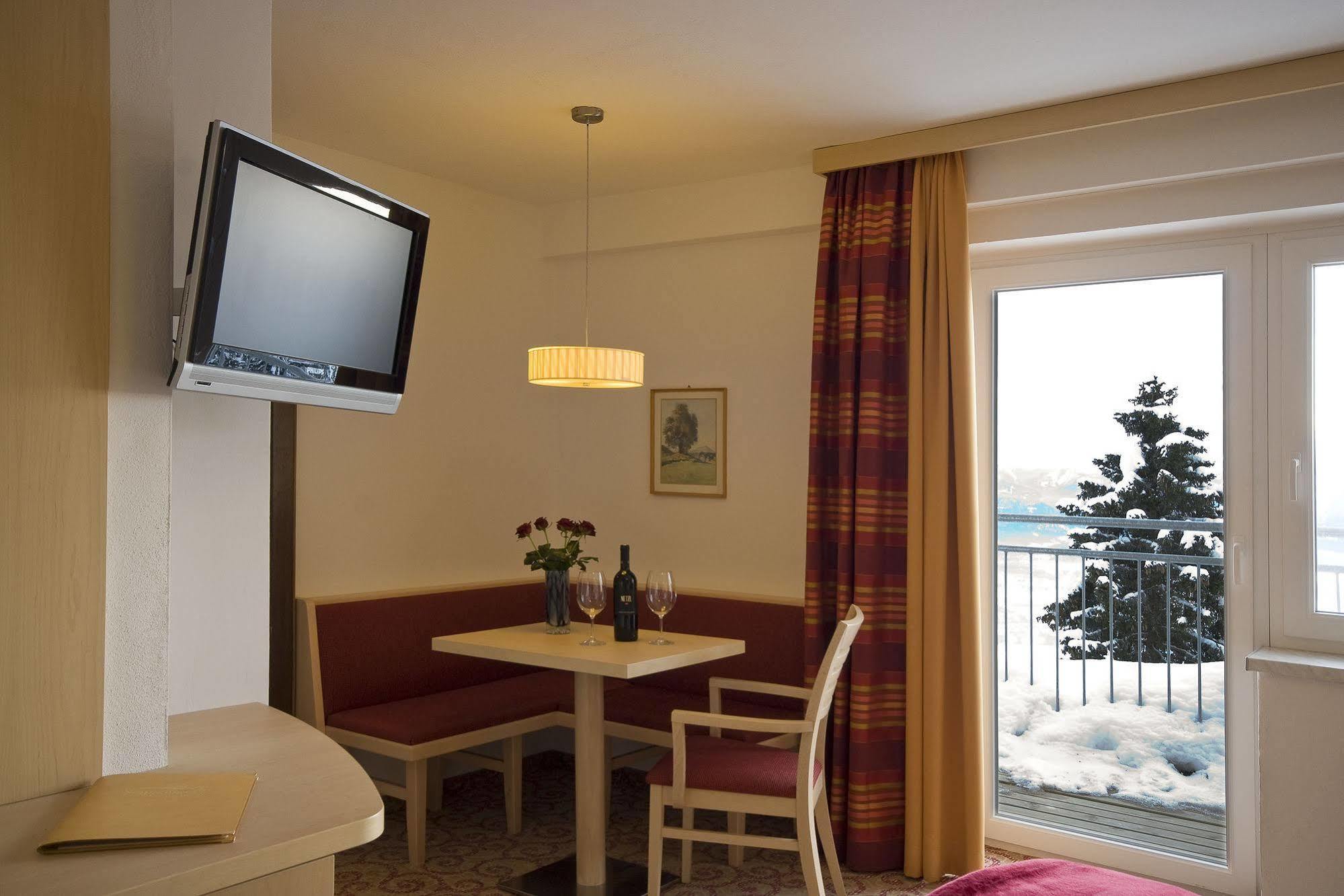 Sonnenhotel Zaubek Treffen Buitenkant foto