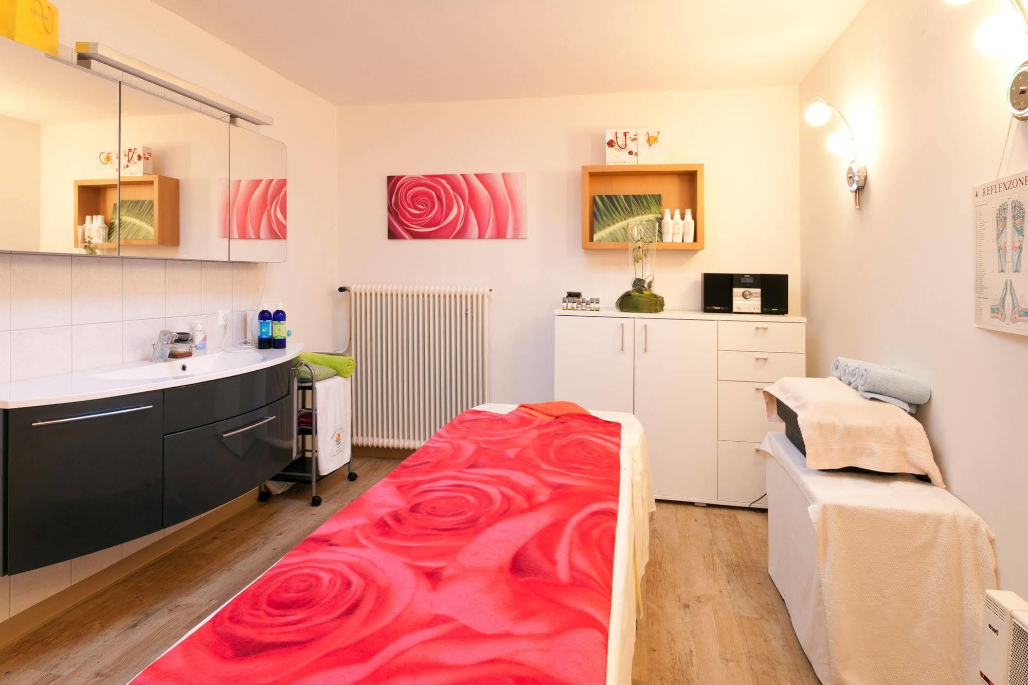 Sonnenhotel Zaubek Treffen Buitenkant foto